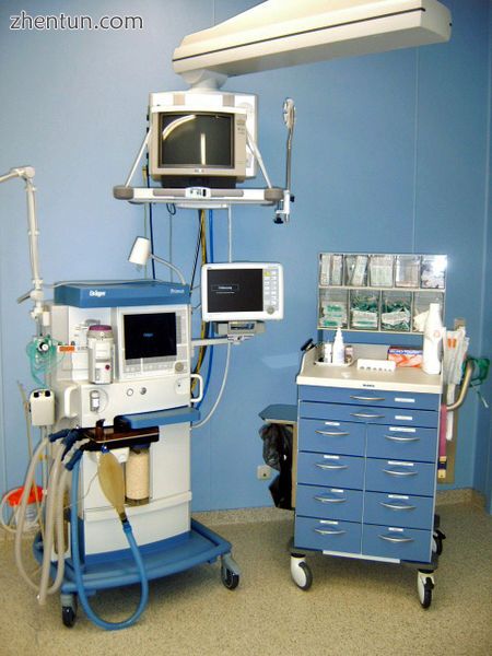 Equipment used for anaesthesia in the operating theatre.JPG