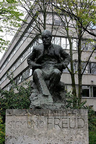 The Sigmund Freud memorial in Hampstead, Nort.jpg