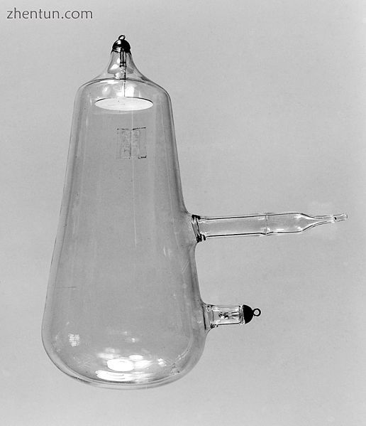 Example of a Crookes Tube, a type of discharge tube that emitted X-rays.jpg