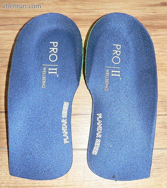 A pair of insoles inside shoes may be tried[20]