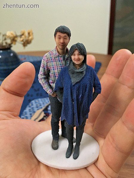 A 3D selfie in 1 20 scale printed by Shapeways using gypsum-based printing.jpg