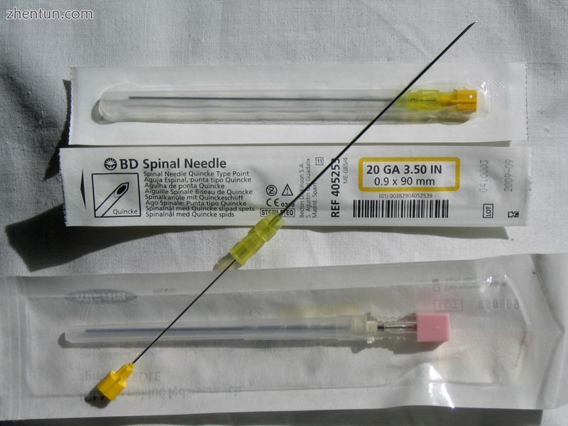 Spinal needles used in lumbar puncture..jpg