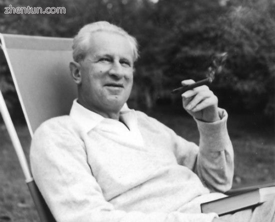 Herbert Marcuse saw similarities between psychoanalysis and Marxism..jpeg