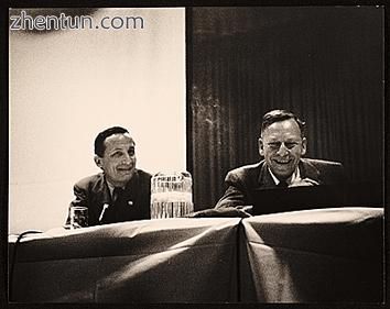 Rudolph Arnheim (L) and Bateson (R) speaking at the American Federation.jpg