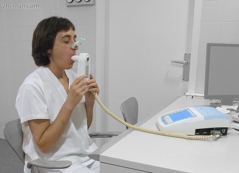 A person doing a spirometry test..JPG
