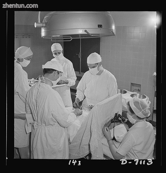 oung nurses assist at an appendectomy 8b07788v.jpg