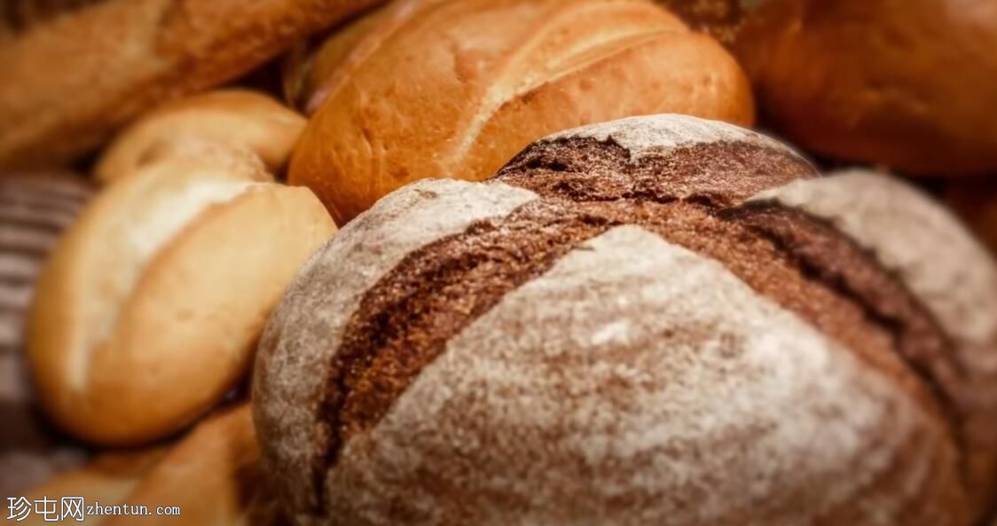 你应该经常吃的11种健康面包